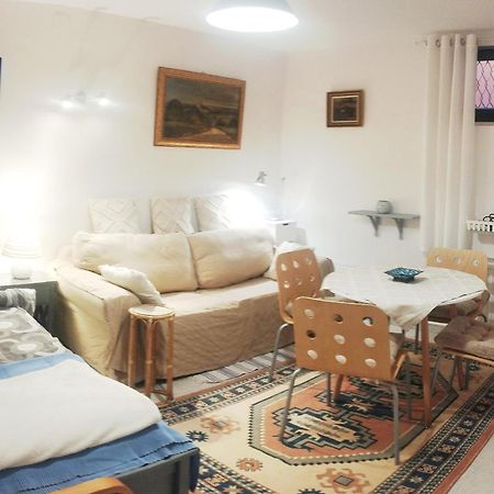 B&B Family Basement Apartment, Breakfast, Free Parking, 5Km From Tulln Chorherrn Екстериор снимка