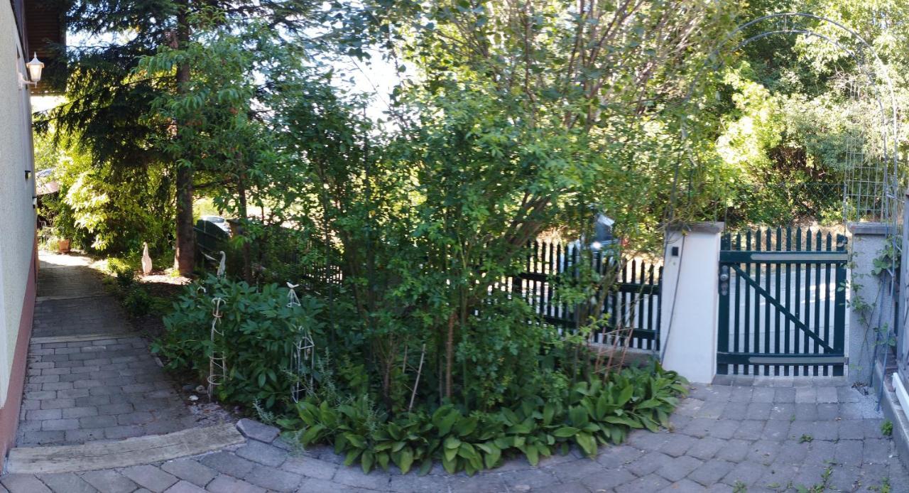 B&B Family Basement Apartment, Breakfast, Free Parking, 5Km From Tulln Chorherrn Екстериор снимка
